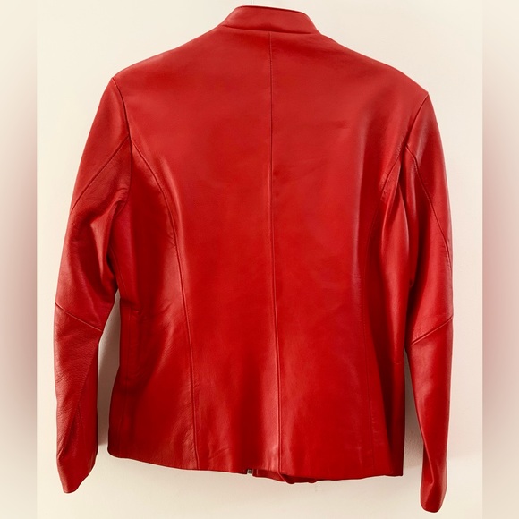 Red Luxurious Leather Cropped Zippered Jacket - Picture 3 of 15